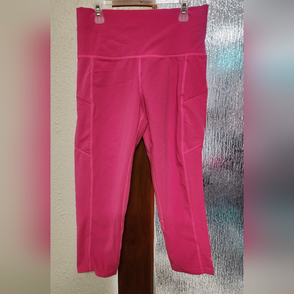 Womens Pink Capri Leggings